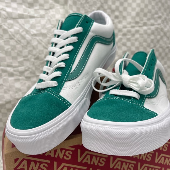 Vans WMNS Style 36 'Classic Sport -
Cadmium Green Sneakers
VN0A54F69YE - Picture 3 of 16